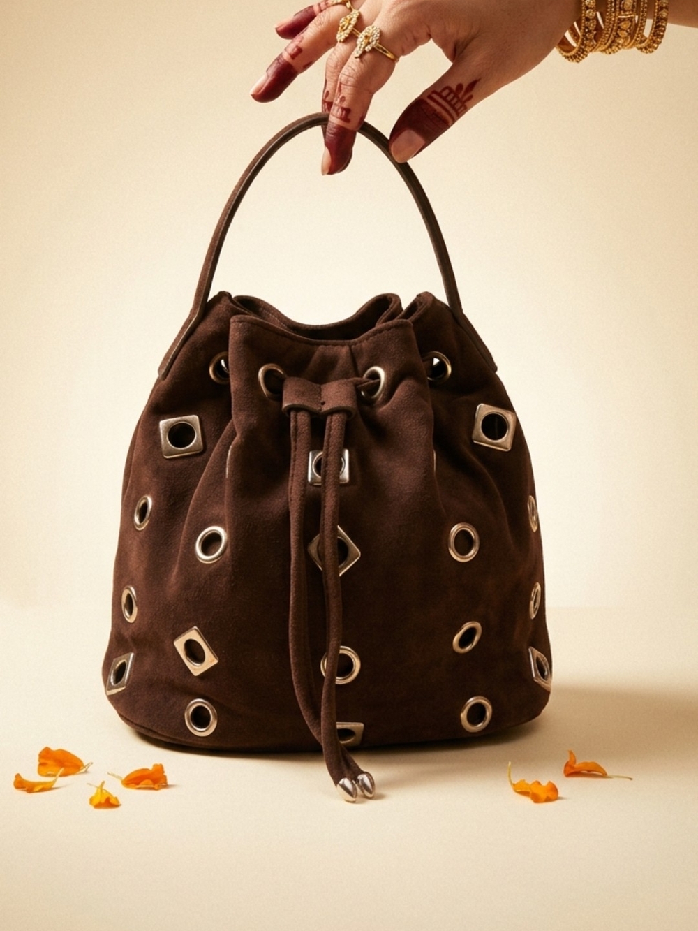 🍂Brown Eyelet Drawstring Bucket Bag